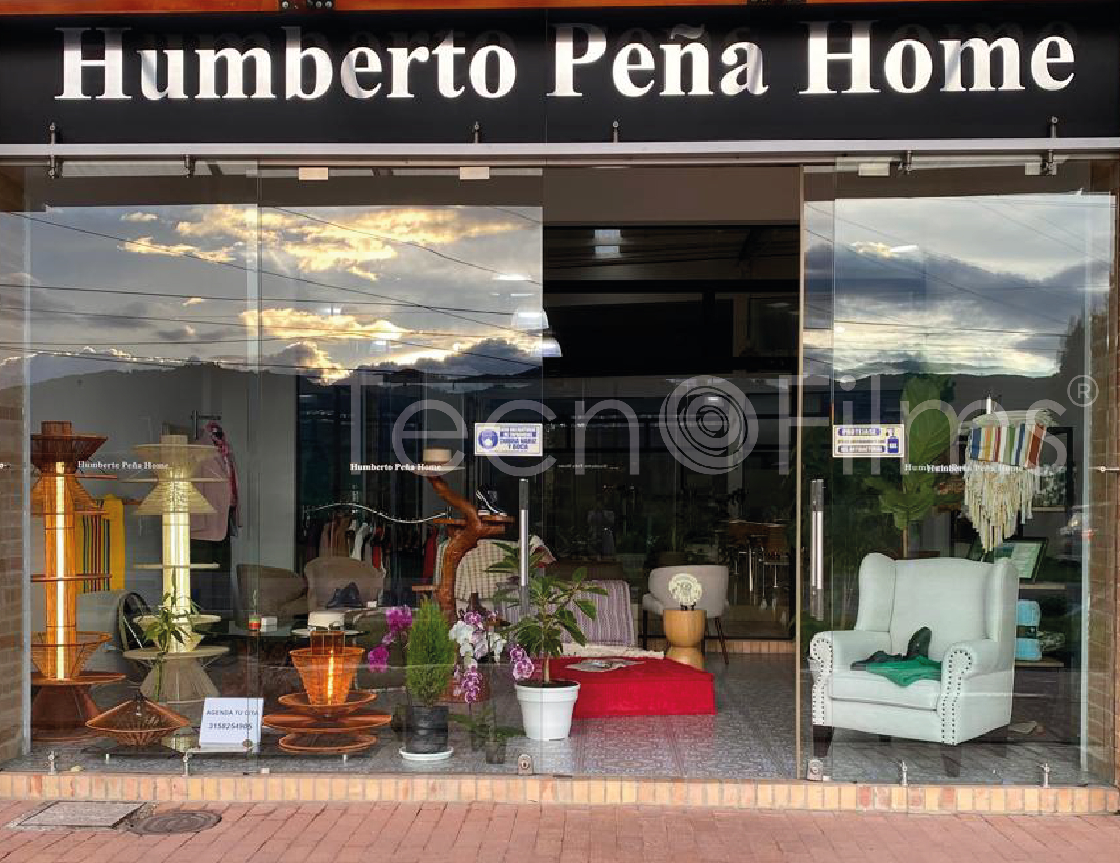 Comercial ventanas local